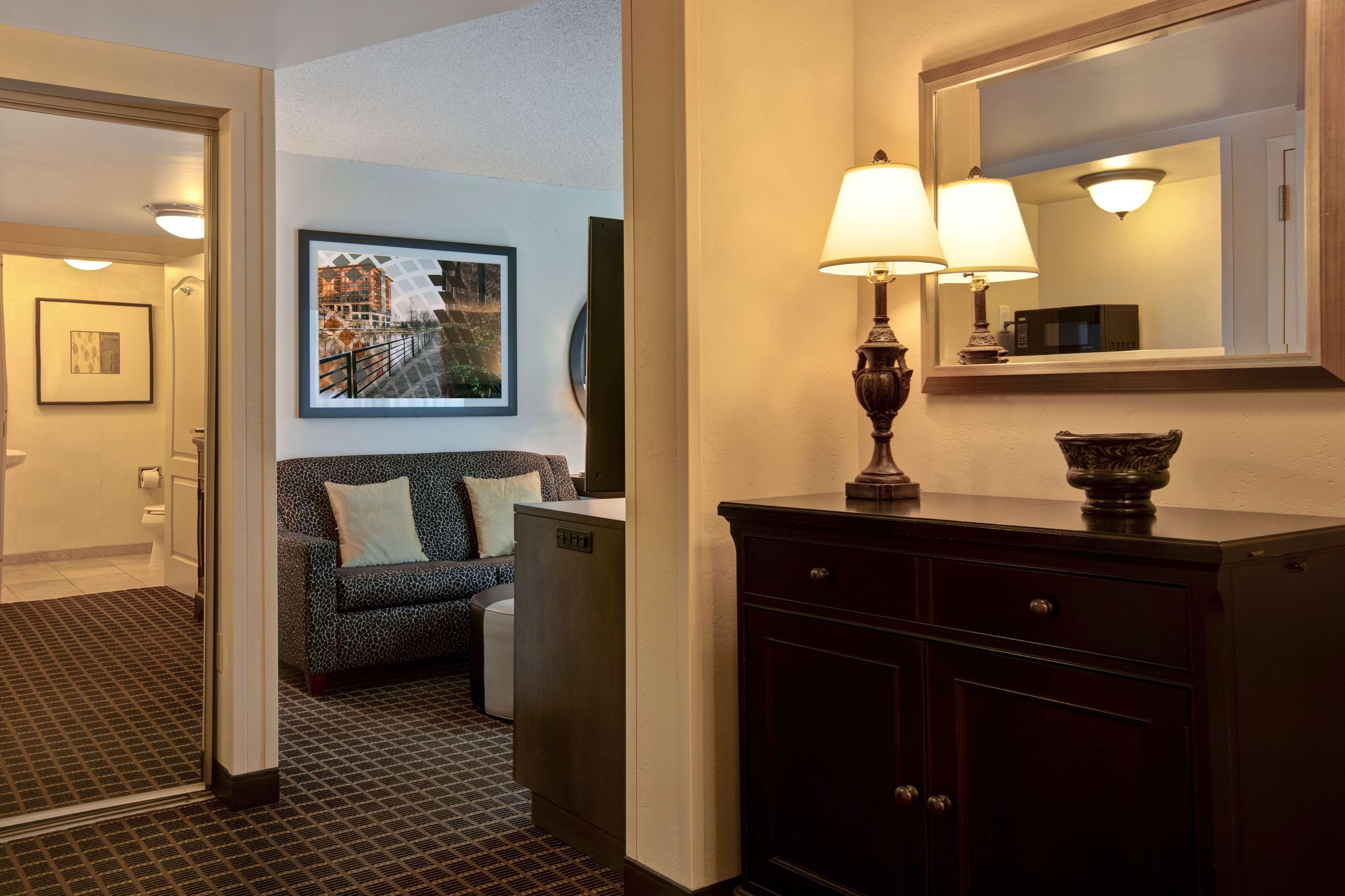 Hampton Inn & Suites Greenville-Downtown-Riverplace Exterior foto
