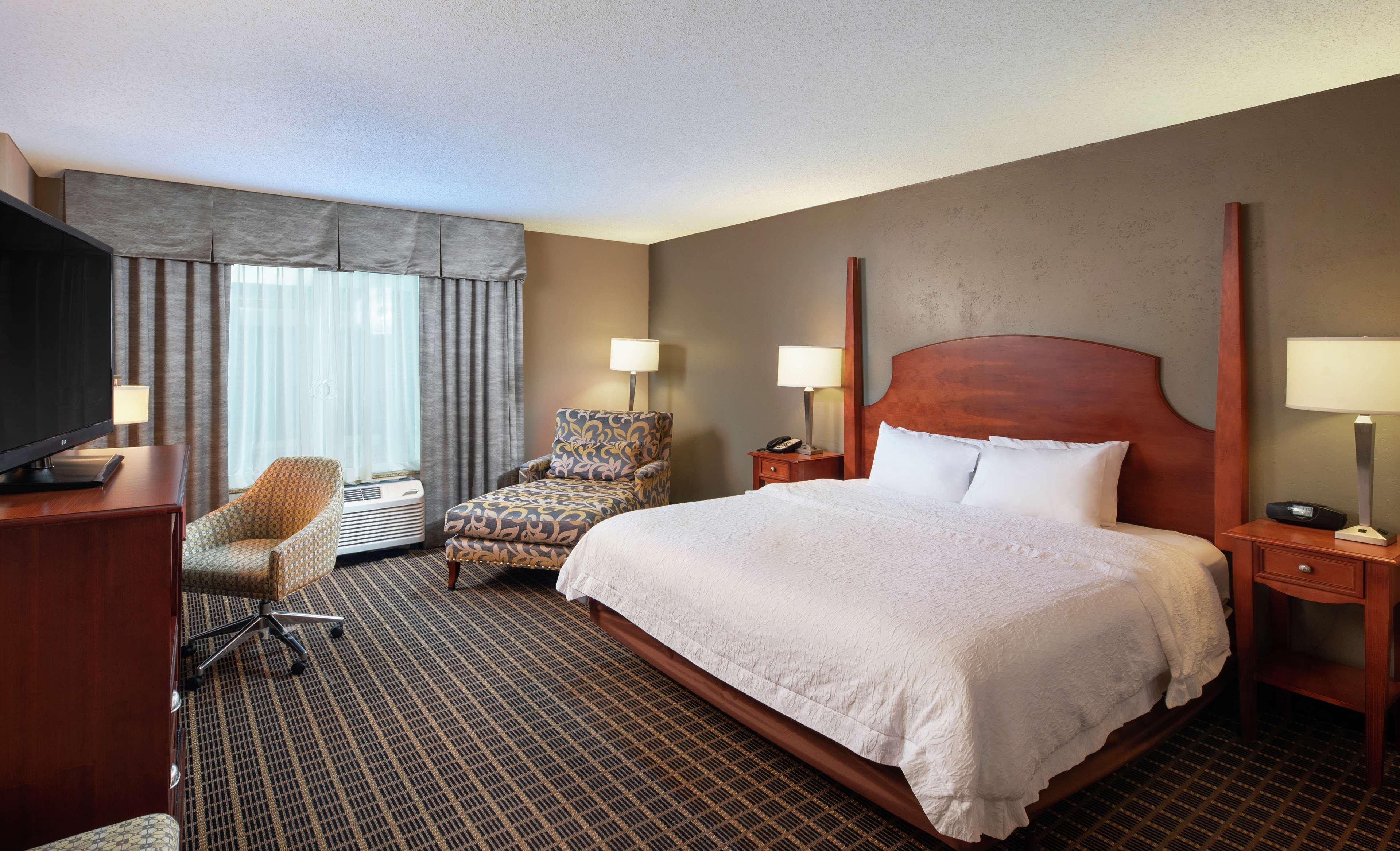 Hampton Inn & Suites Greenville-Downtown-Riverplace Exterior foto