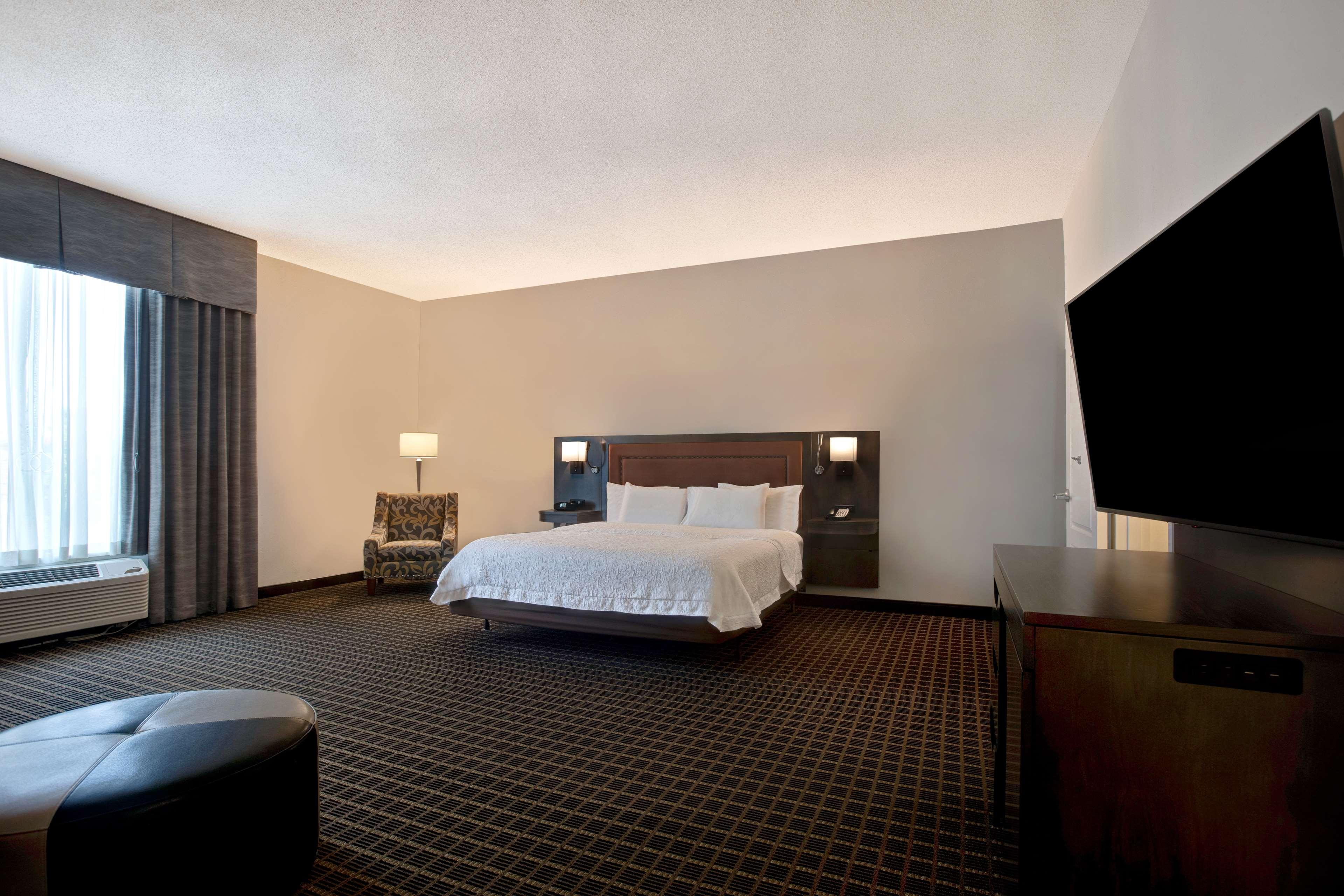 Hampton Inn & Suites Greenville-Downtown-Riverplace Exterior foto