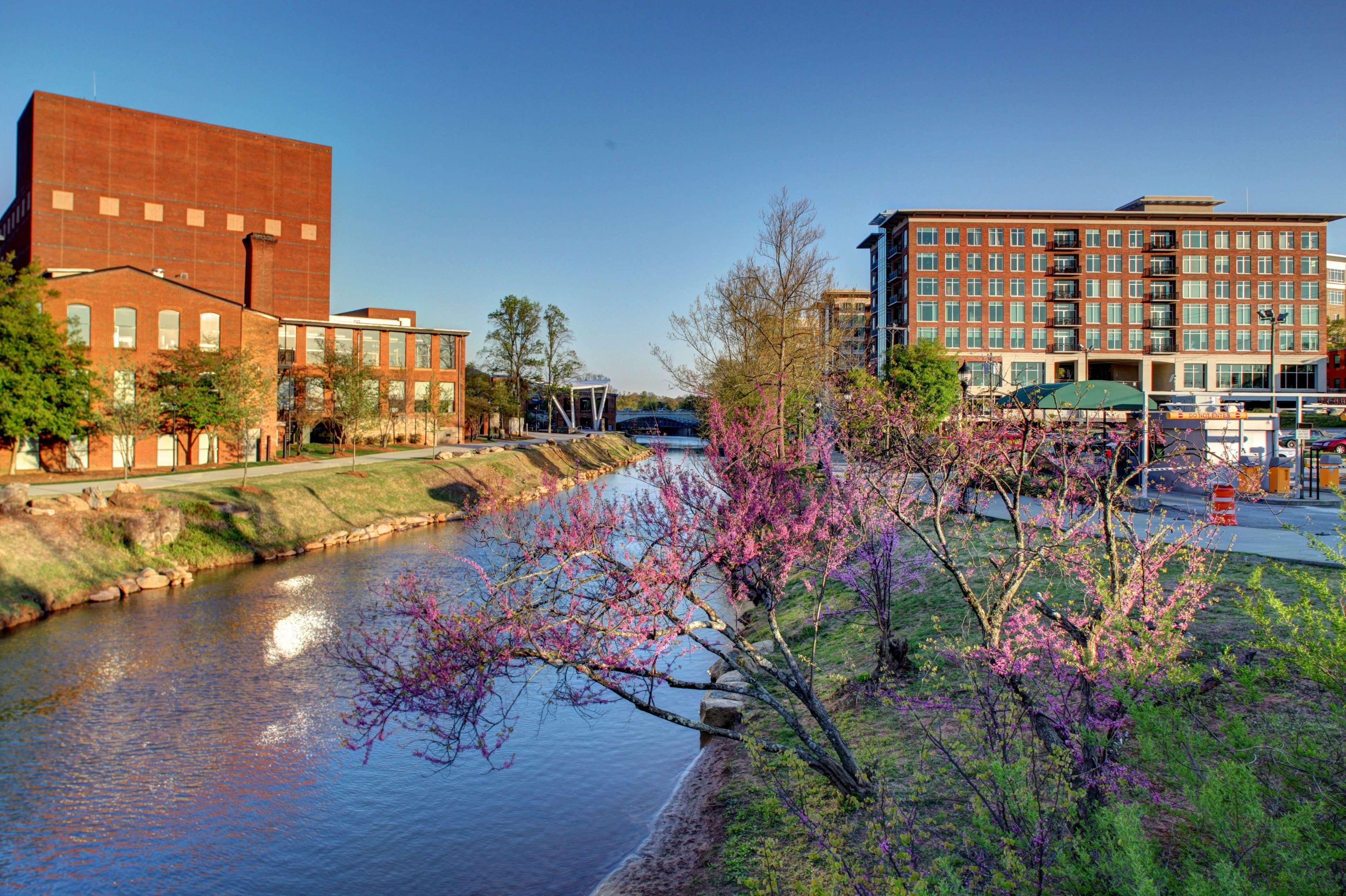 Hampton Inn & Suites Greenville-Downtown-Riverplace Exterior foto